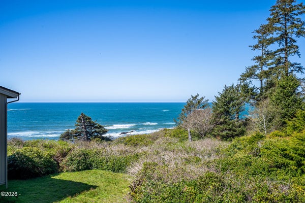 301 OTTER CREST LOOP UNIT 146-147, OTTER ROCK, OR 97369 - Image 94902501efd2f7d44eb2ad8dada0174f/474932105