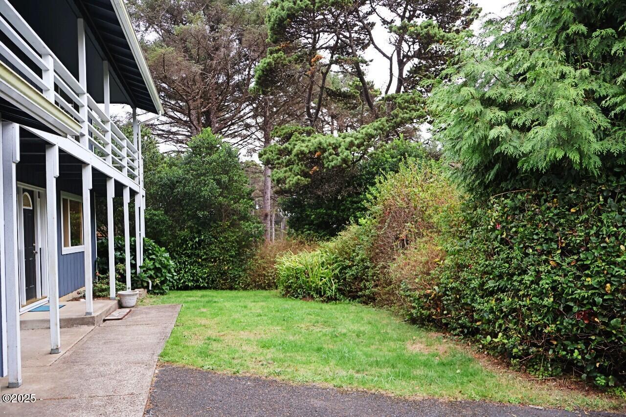 9361 SW Abalone Street