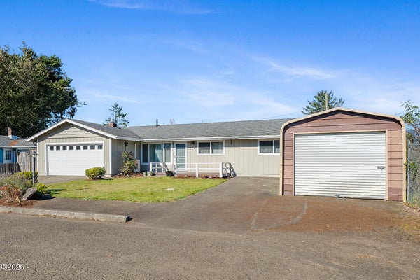 4208 FILBERT ST, TILLAMOOK, OR 97141 - Image a5f7a812a345bcc237e70c5b27c77d9e/178210366