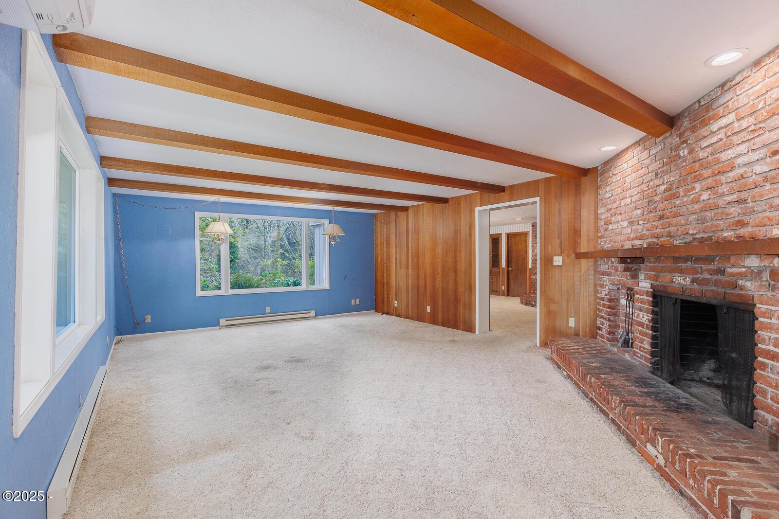 352 SE Johnston Lane