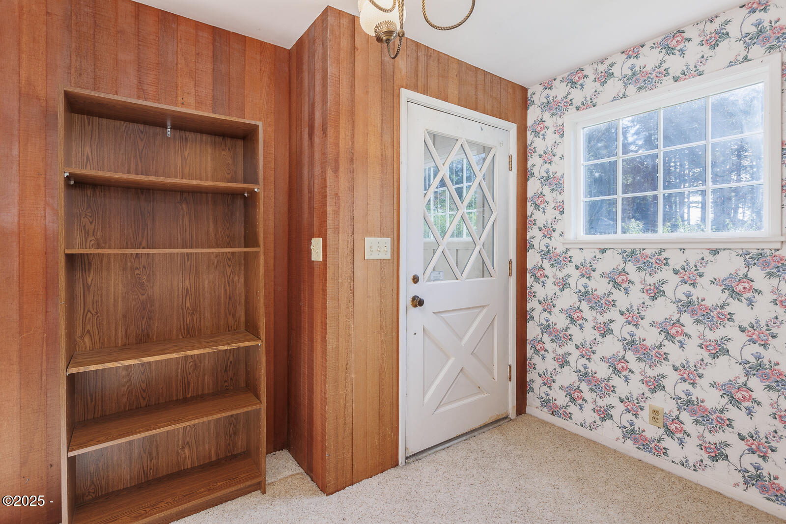 352 SE Johnston Lane