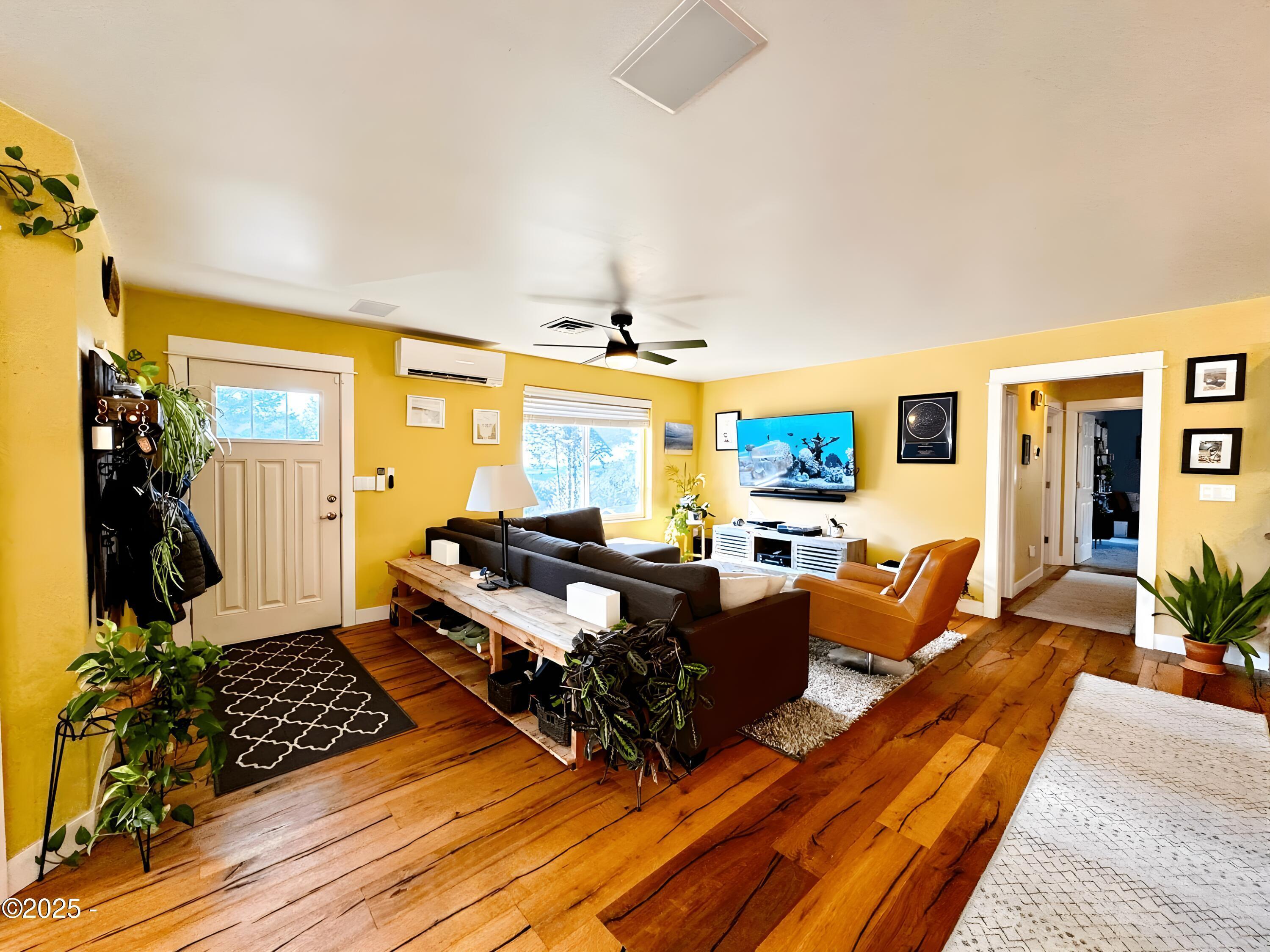 12282 NE Coos Street