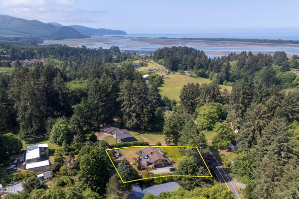 2775 CHAMPAGNE LN, TILLAMOOK, OR 97141 - Image b90178ea1bb4e92fe642b941e4a0d23d/4287924876