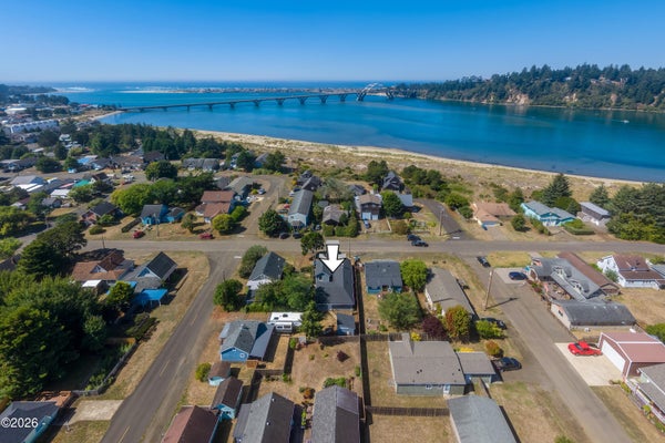 945 NE COMMERCIAL ST, WALDPORT, OR 97394 - Image b960f00aa331d8d52a8ee0201f856fbf/1424487109