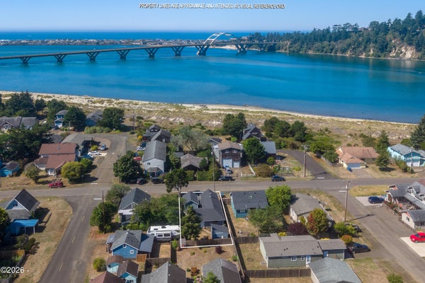 945 NE COMMERCIAL ST, WALDPORT, OR 97394 - Image b960f00aa331d8d52a8ee0201f856fbf/4244981649