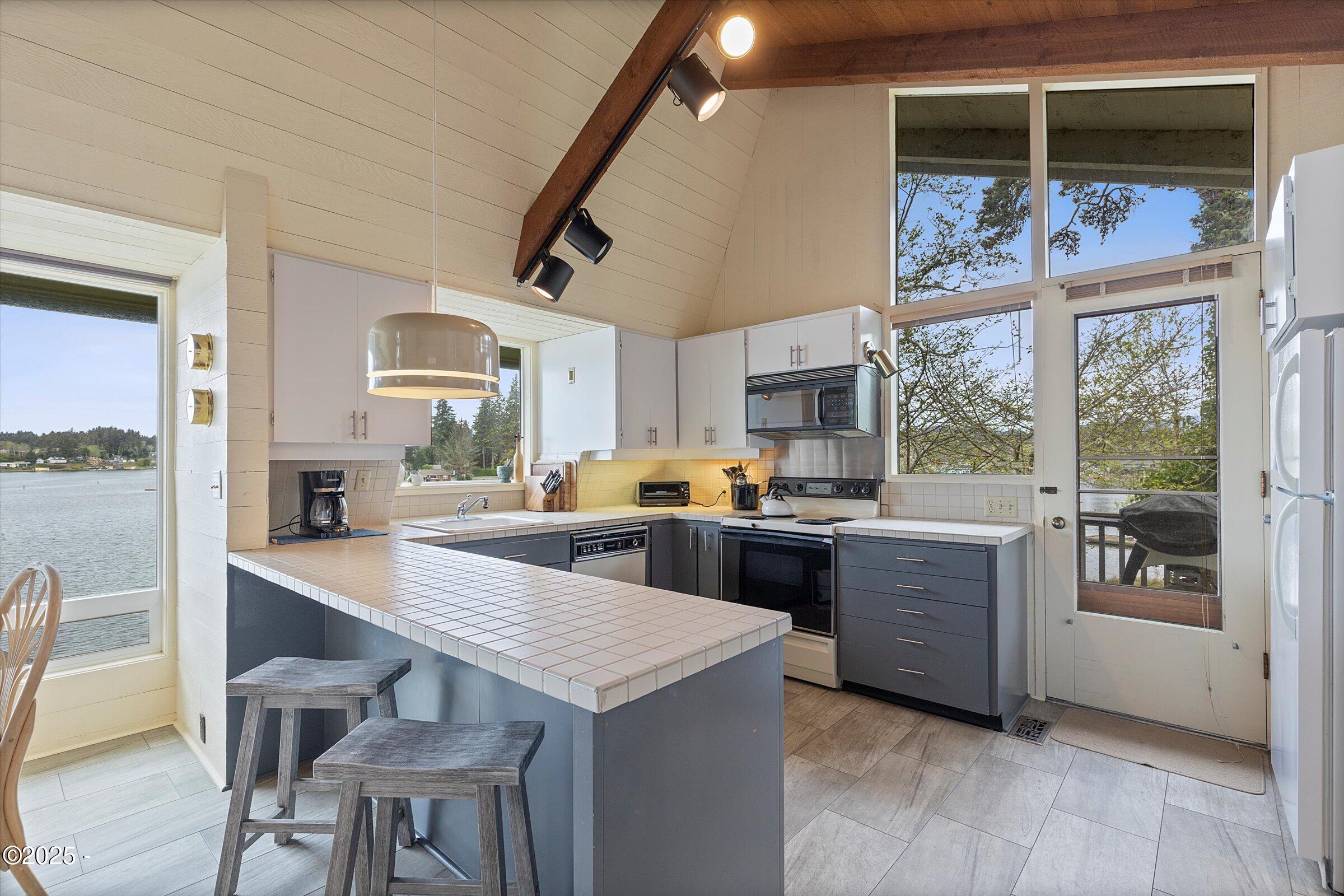 2871 NE East Devils Lake Road