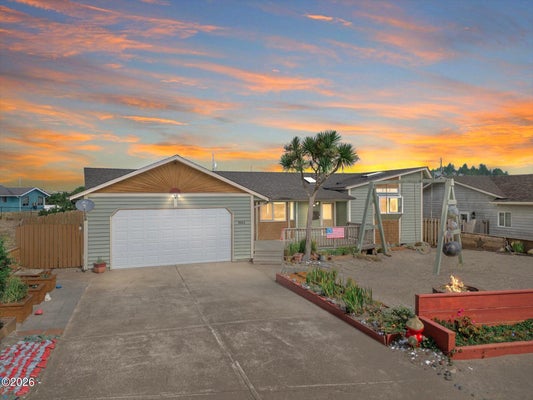 2002 NW BRIDGEVIEW DR, WALDPORT, OR 97394 - Image d9f8b29ecc781eb77aa75eece3dc6317/3320661874
