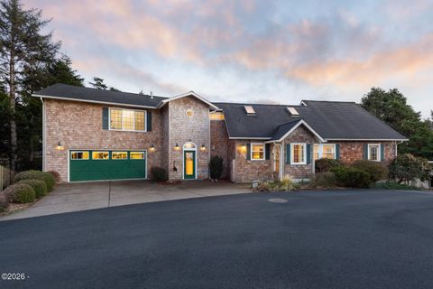 1004 SW 10th Place SW Lincoln City OR 97367