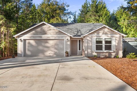 110 Seagrove Loop Lincoln City OR 97367