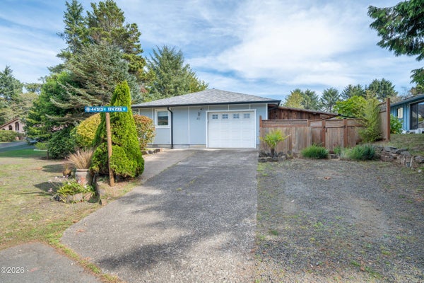 40 SPRUCE CT, DEPOE BAY, OR 97341 - Image f31e370f7d70bceda8f2cd55dc155644/4199957328