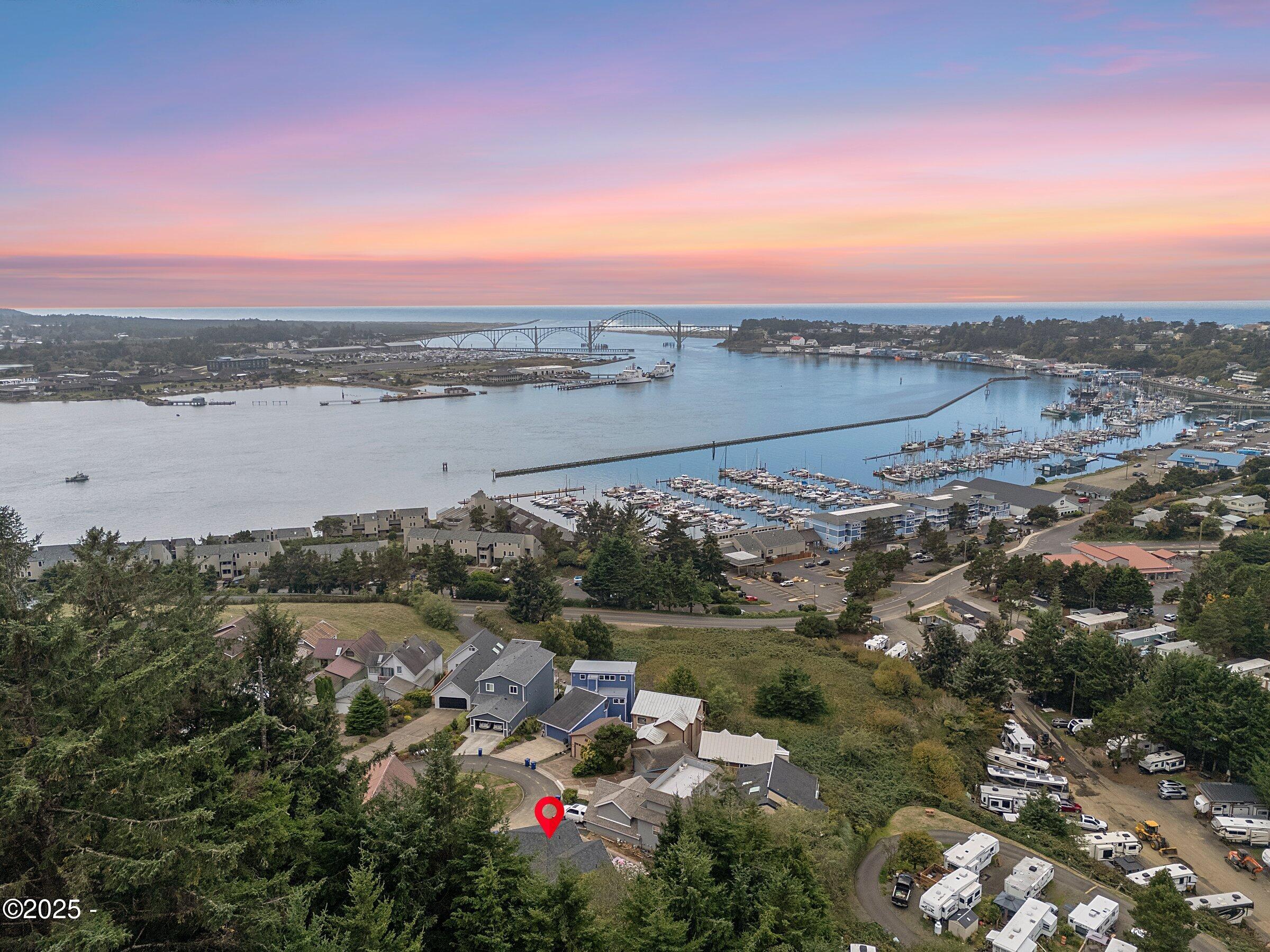 805 SE Crescent Place