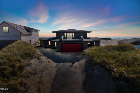 118 NW Oceania Drive Waldport OR 97394