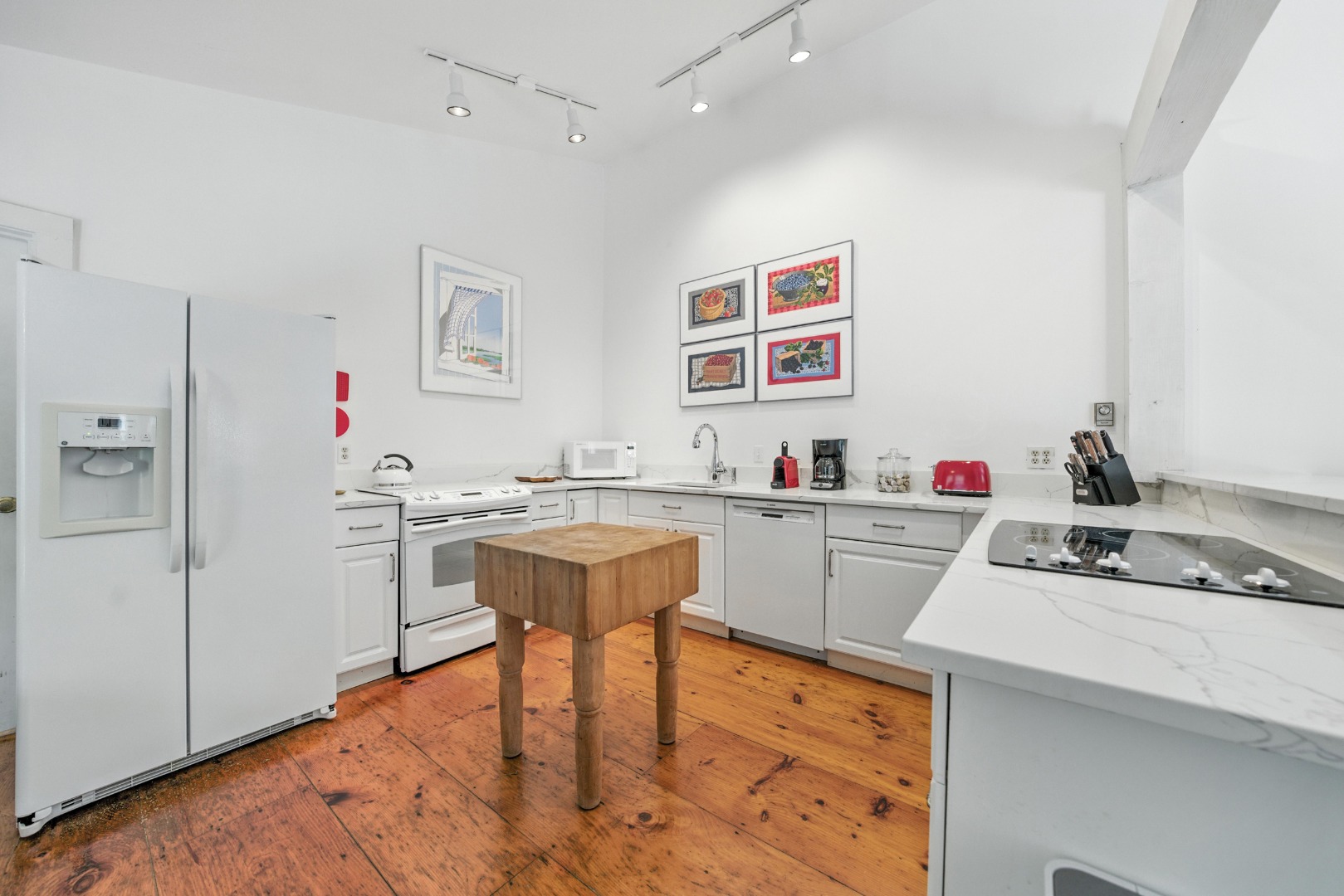 Nantucket, Massachusetts 02554, United States, 3 Bedrooms Bedrooms, ,3 BathroomsBathrooms,Residential,Active,181515