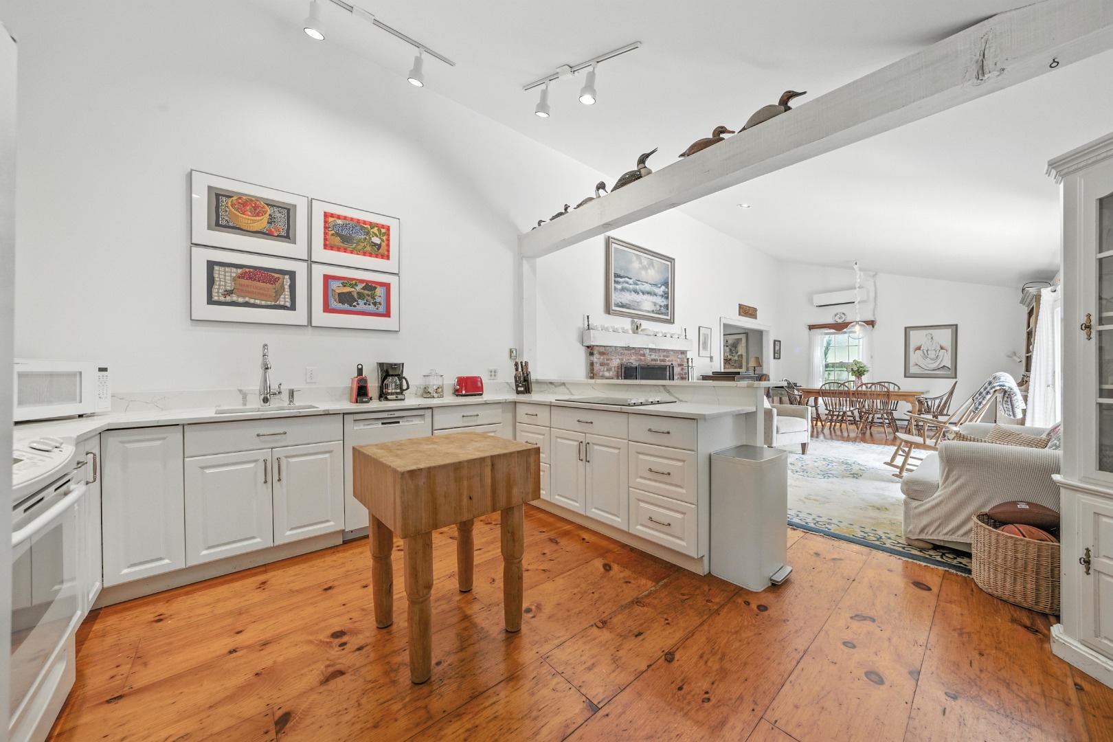 Nantucket, Massachusetts 02554, United States, 3 Bedrooms Bedrooms, ,3 BathroomsBathrooms,Residential,Active,181515