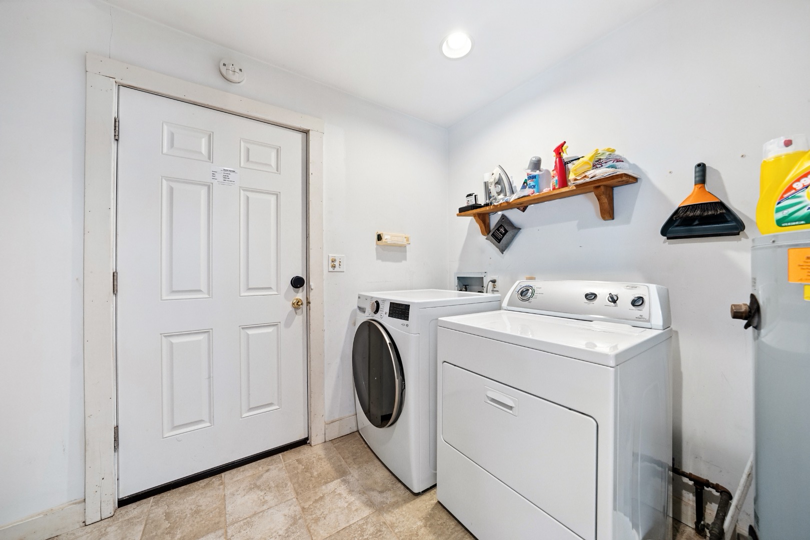 Nantucket, Massachusetts 02554, United States, 3 Bedrooms Bedrooms, ,3 BathroomsBathrooms,Residential,Active,181515