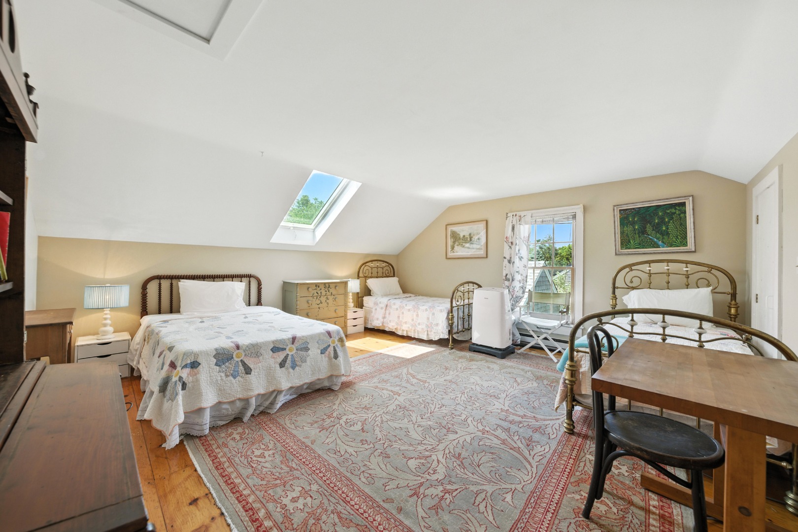 Nantucket, Massachusetts 02554, United States, 3 Bedrooms Bedrooms, ,3 BathroomsBathrooms,Residential,Active,181515