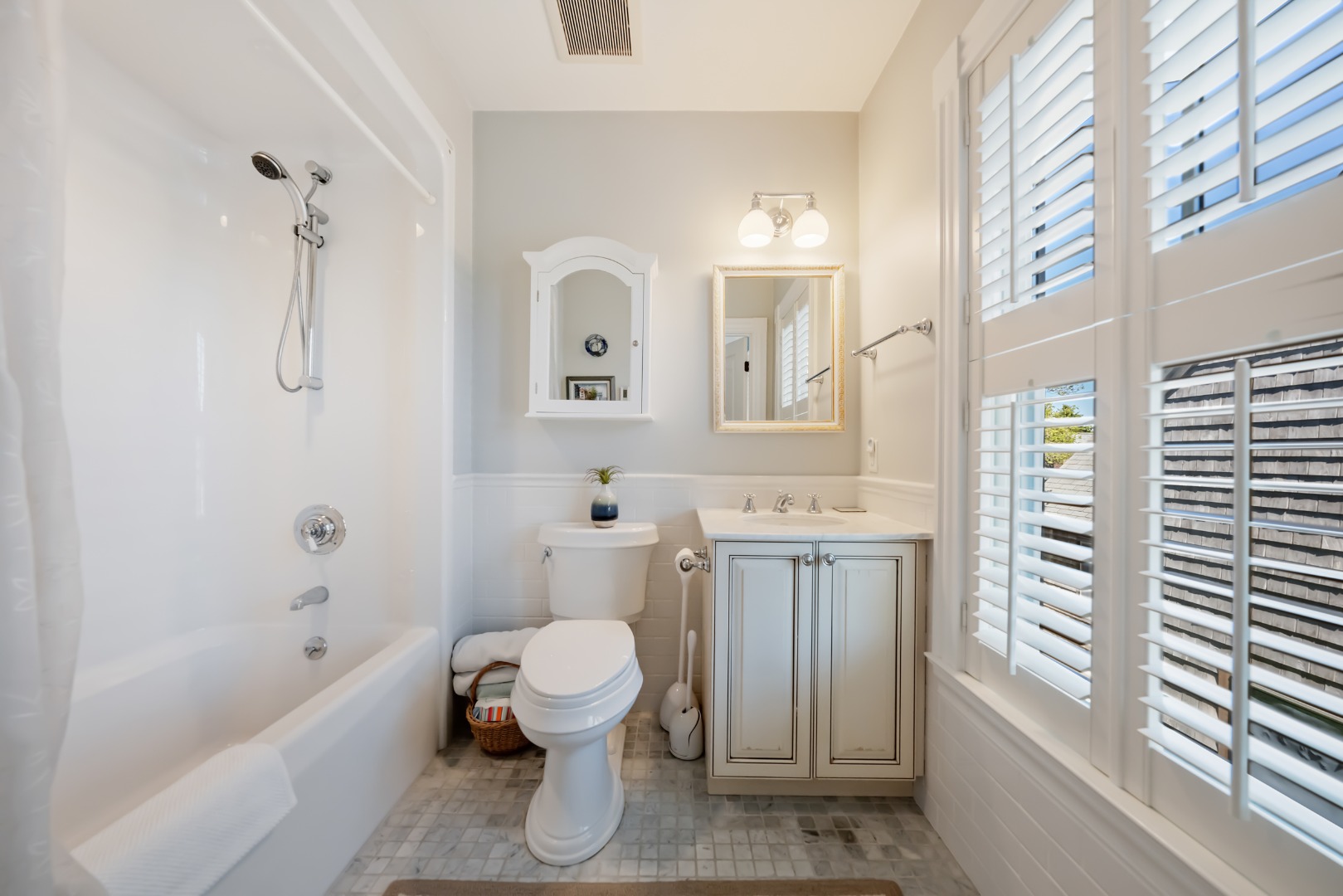 Nantucket, Massachusetts 02554, United States, 6 Bedrooms Bedrooms, ,6 BathroomsBathrooms,Residential,Active,145966