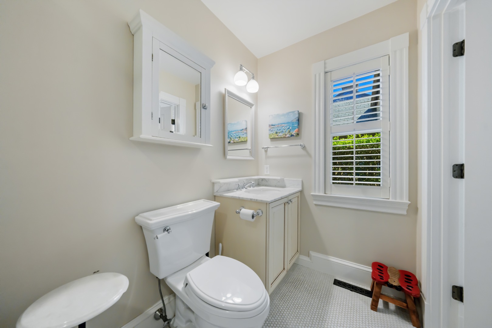 Nantucket, Massachusetts 02554, United States, 6 Bedrooms Bedrooms, ,6 BathroomsBathrooms,Residential,Active,145966