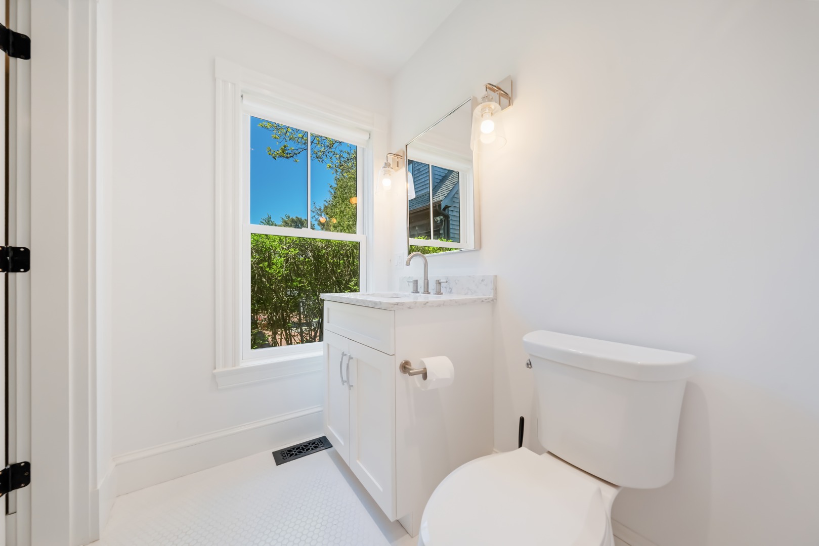 Nantucket, Massachusetts 02554, United States, 6 Bedrooms Bedrooms, ,6 BathroomsBathrooms,Residential,Active,145966