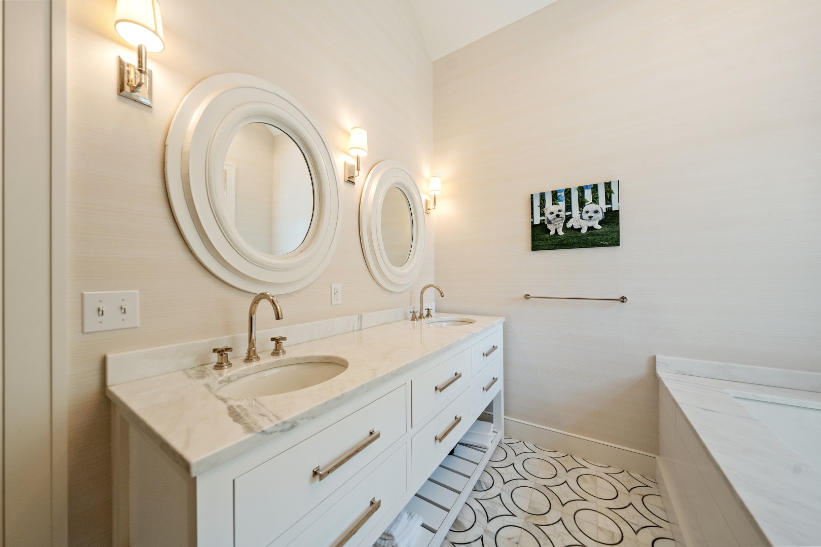 Nantucket, Massachusetts 02564, United States, 5 Bedrooms Bedrooms, ,5 BathroomsBathrooms,Residential,Pending,153318