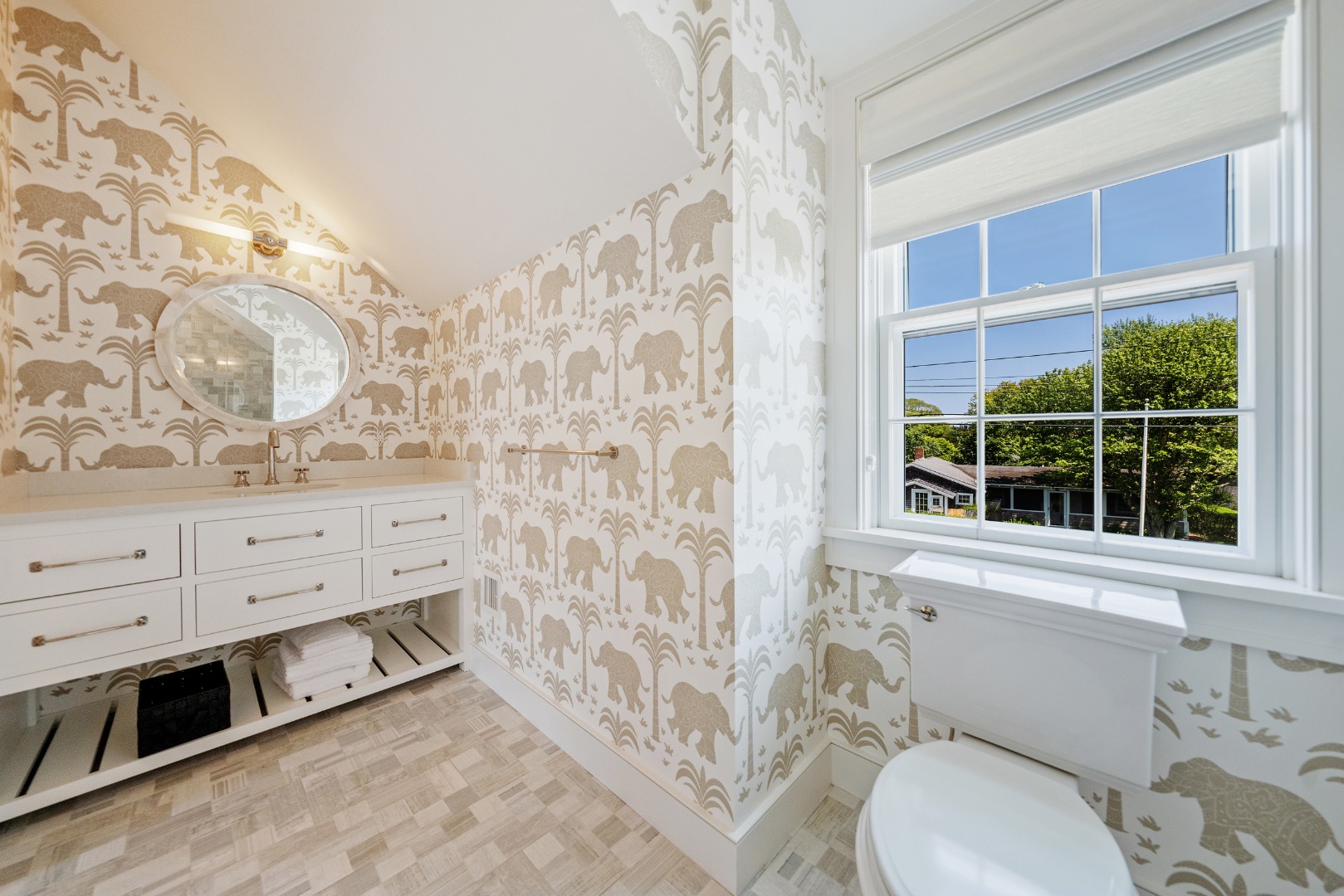 Nantucket, Massachusetts 02564, United States, 5 Bedrooms Bedrooms, ,5 BathroomsBathrooms,Residential,Pending,153318