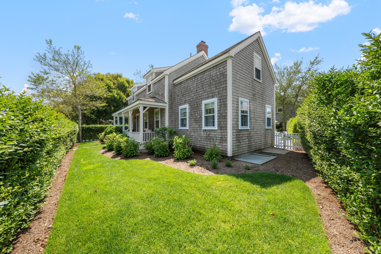 Nantucket, Massachusetts 02564, United States, 5 Bedrooms Bedrooms, ,5 BathroomsBathrooms,Residential,Pending,153318