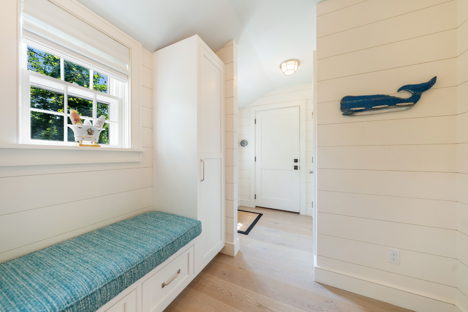 Nantucket, Massachusetts 02564, United States, 5 Bedrooms Bedrooms, ,5 BathroomsBathrooms,Residential,Pending,153318