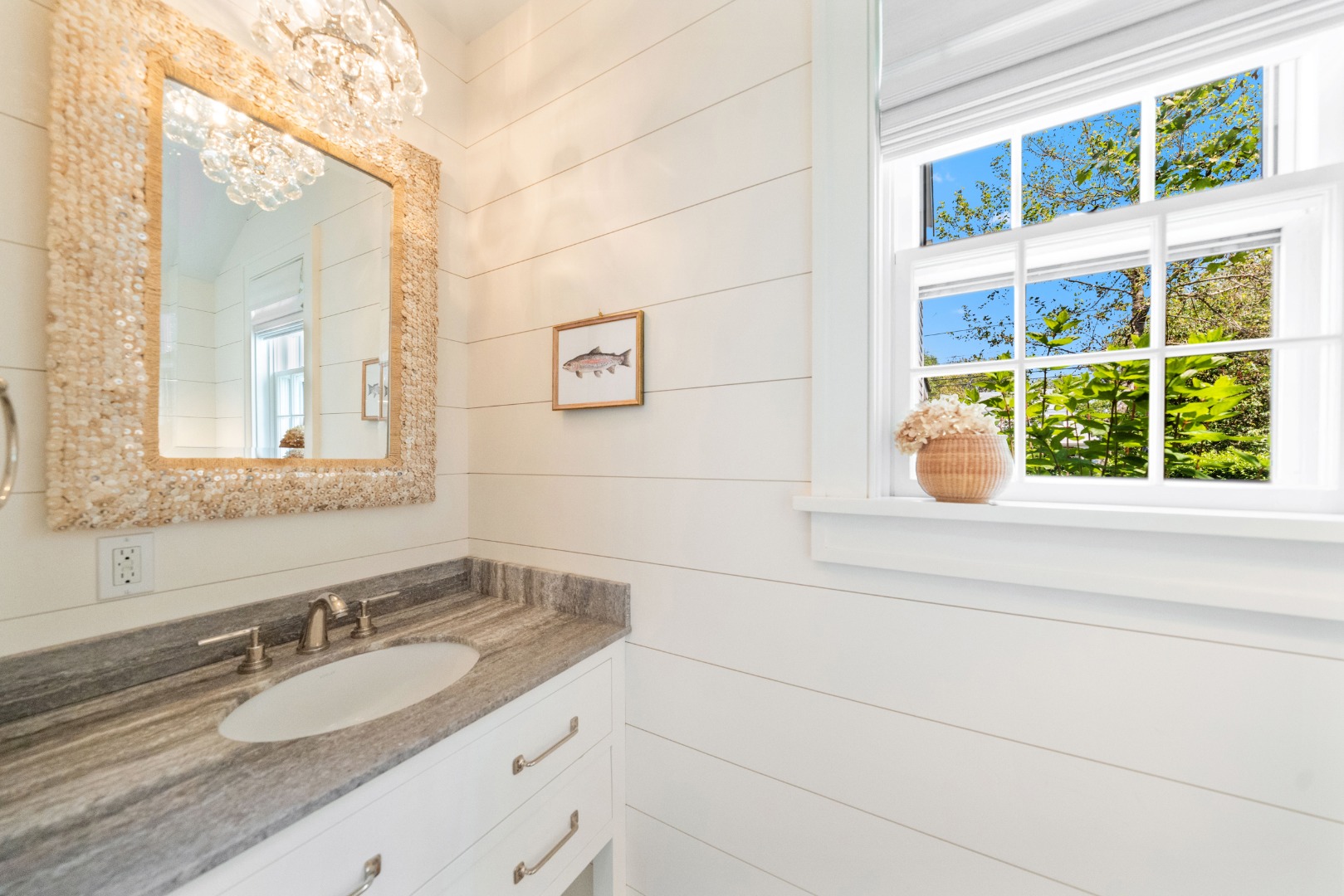 Nantucket, Massachusetts 02564, United States, 5 Bedrooms Bedrooms, ,5 BathroomsBathrooms,Residential,Pending,153318