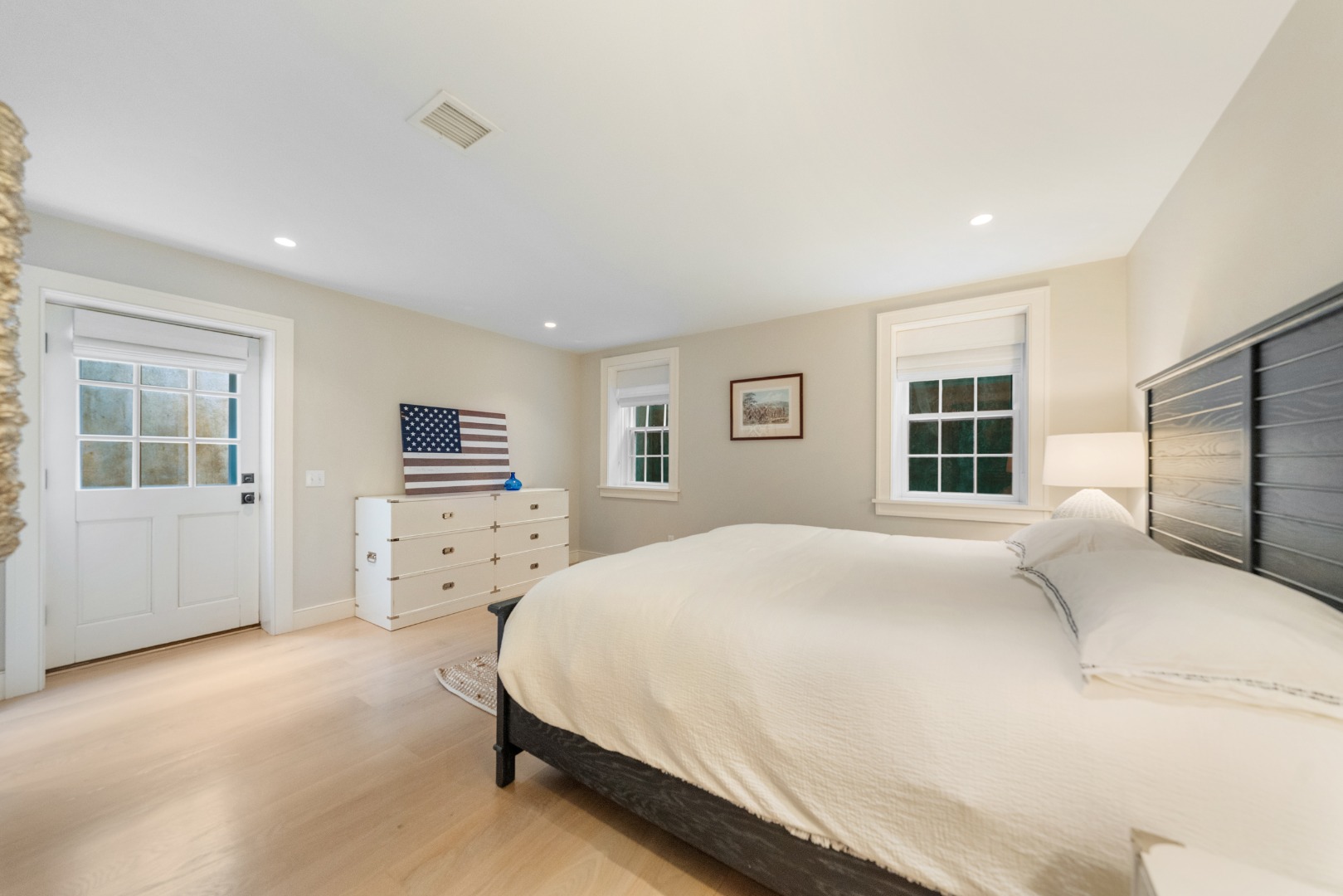 Nantucket, Massachusetts 02564, United States, 5 Bedrooms Bedrooms, ,5 BathroomsBathrooms,Residential,Pending,153318