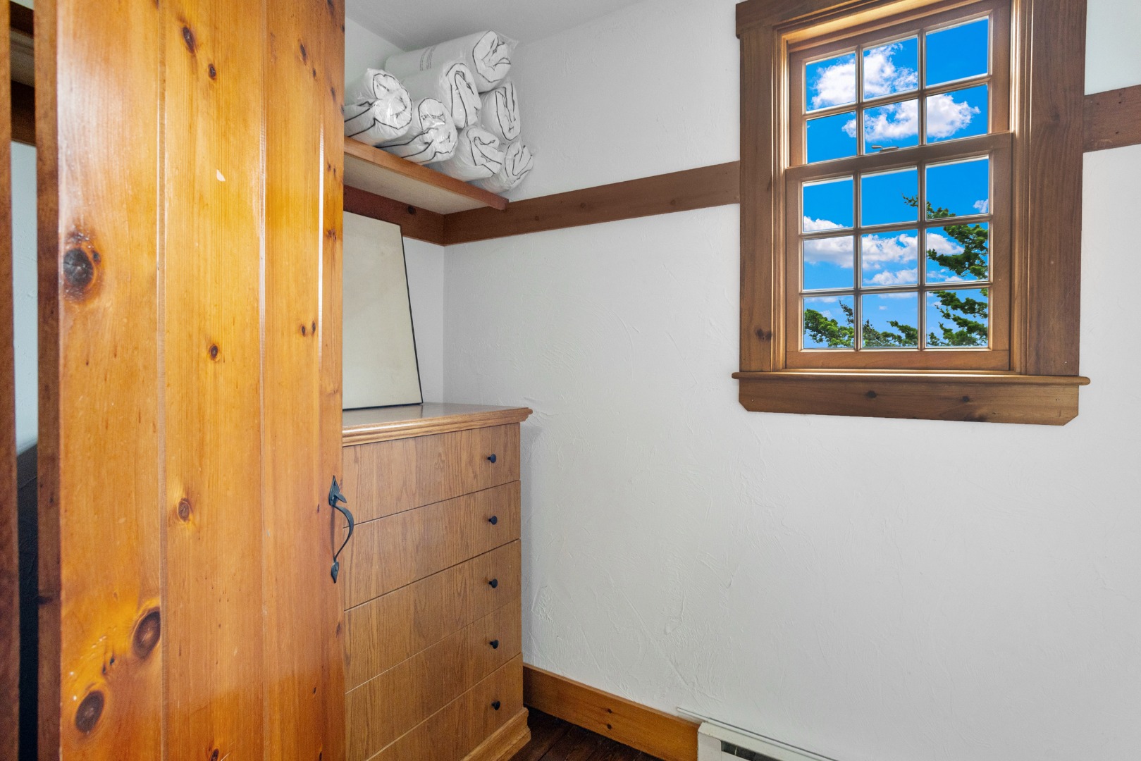 Nantucket, Massachusetts 02554, United States, 2 Bedrooms Bedrooms, ,3 BathroomsBathrooms,Residential,Active,130184