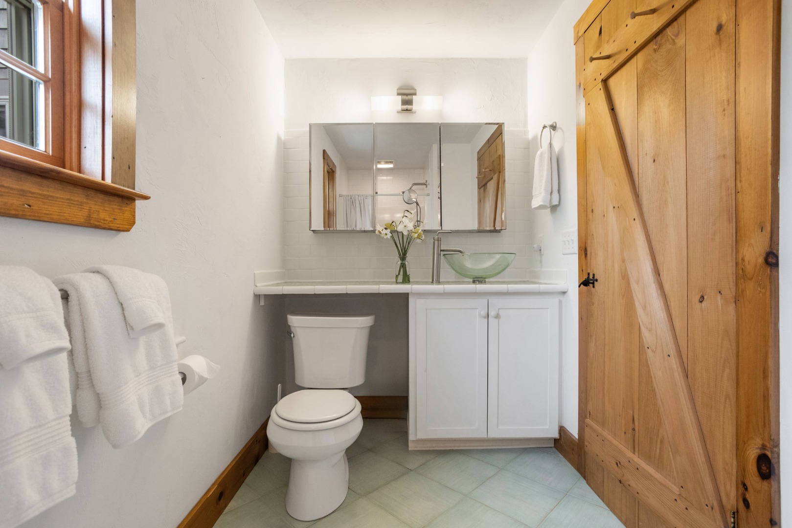 Nantucket, Massachusetts 02554, United States, 2 Bedrooms Bedrooms, ,3 BathroomsBathrooms,Residential,Active,130184