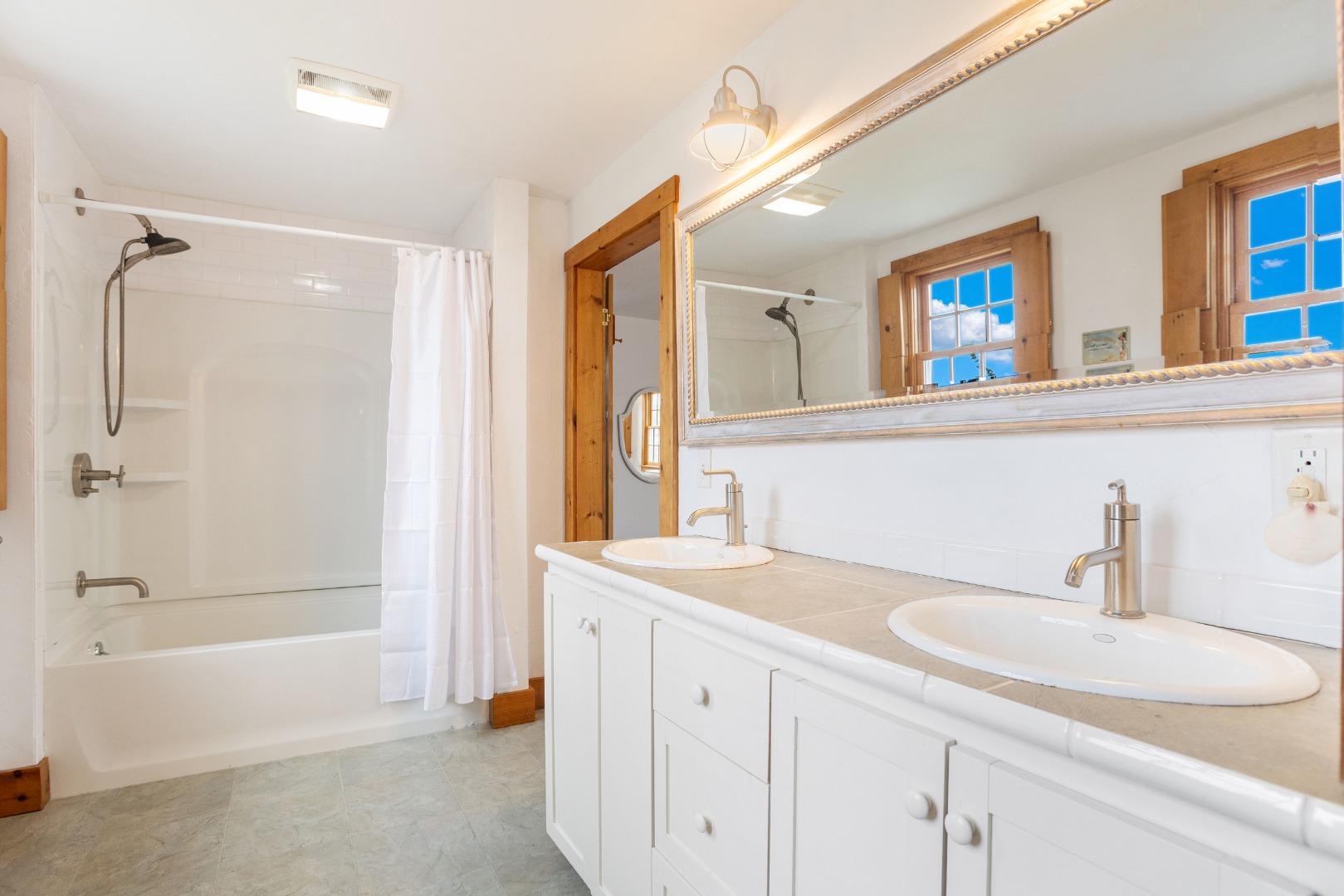 Nantucket, Massachusetts 02554, United States, 2 Bedrooms Bedrooms, ,3 BathroomsBathrooms,Residential,Active,130184