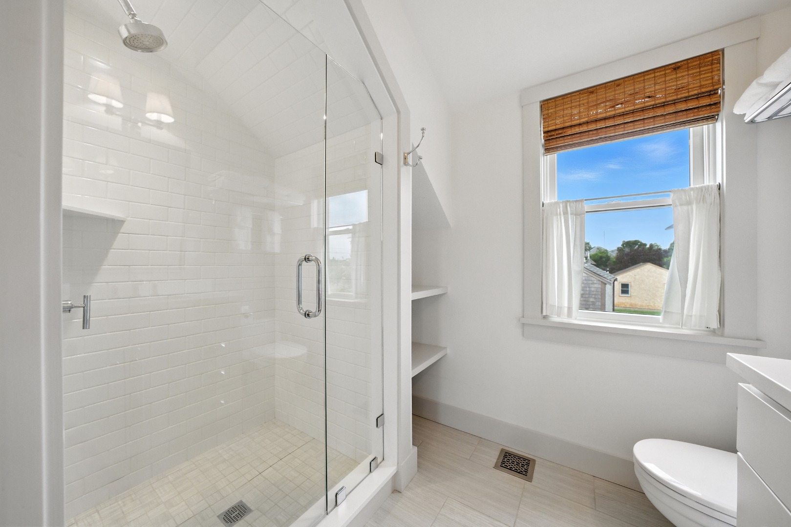 Nantucket, Massachusetts 02554, United States, 4 Bedrooms Bedrooms, ,6 BathroomsBathrooms,Residential,Pending,198316