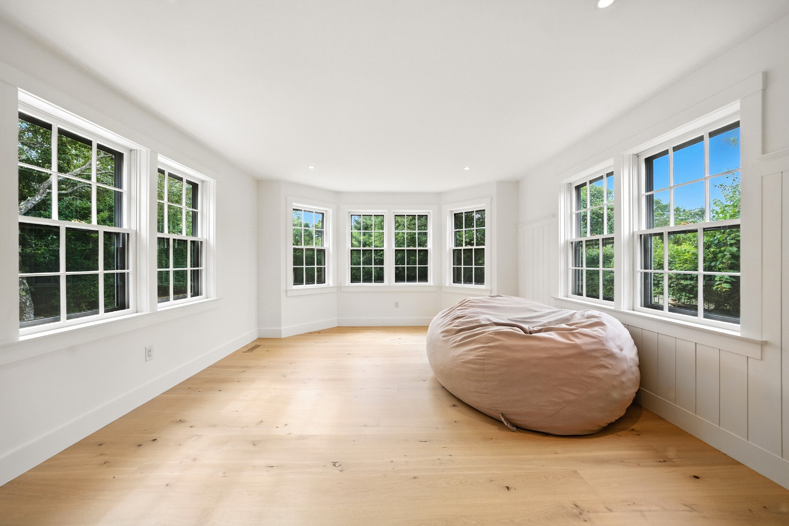 Nantucket, Massachusetts 02554, United States, 4 Bedrooms Bedrooms, ,6 BathroomsBathrooms,Residential,Pending,198316