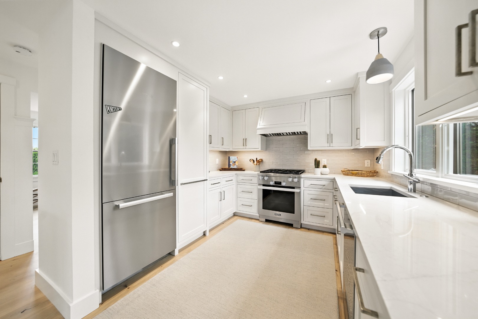 Nantucket, Massachusetts 02554, United States, 4 Bedrooms Bedrooms, ,6 BathroomsBathrooms,Residential,Pending,198316