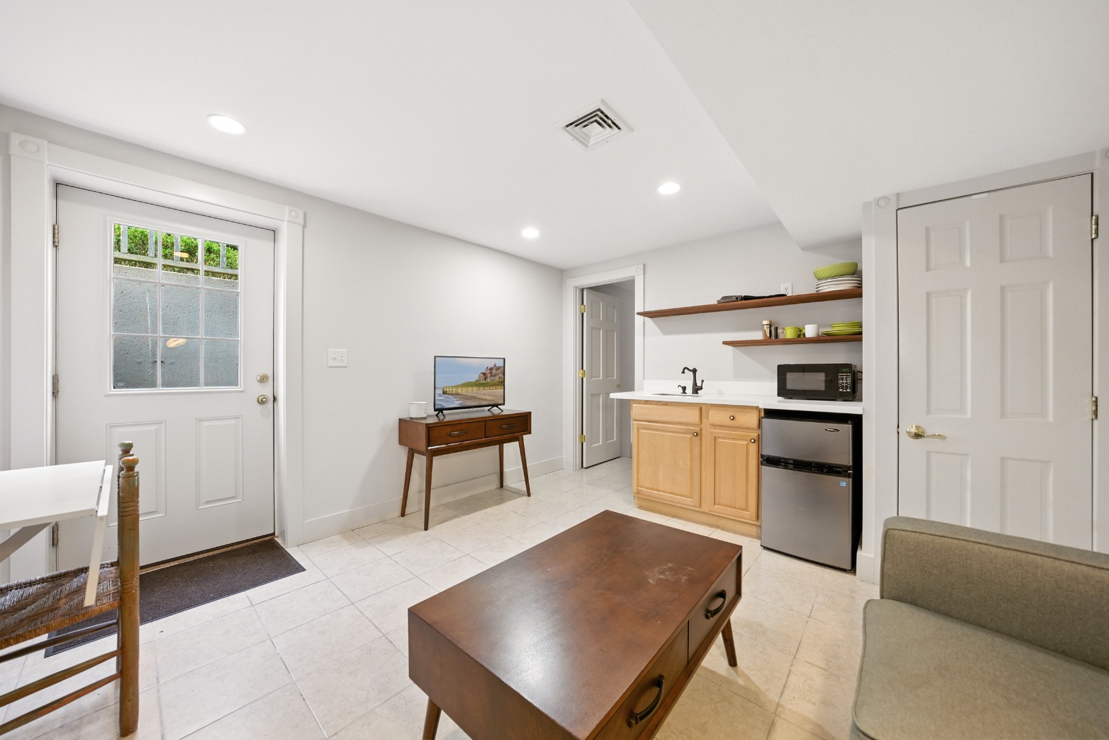 Nantucket, Massachusetts 02554, United States, 4 Bedrooms Bedrooms, ,6 BathroomsBathrooms,Residential,Pending,198316