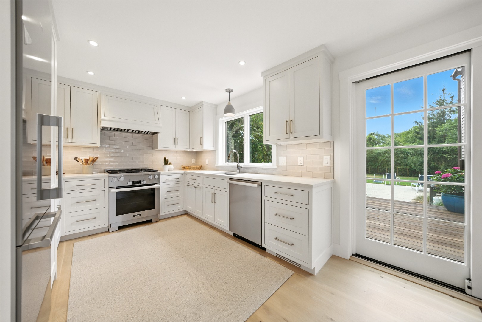 Nantucket, Massachusetts 02554, United States, 4 Bedrooms Bedrooms, ,6 BathroomsBathrooms,Residential,Pending,198316