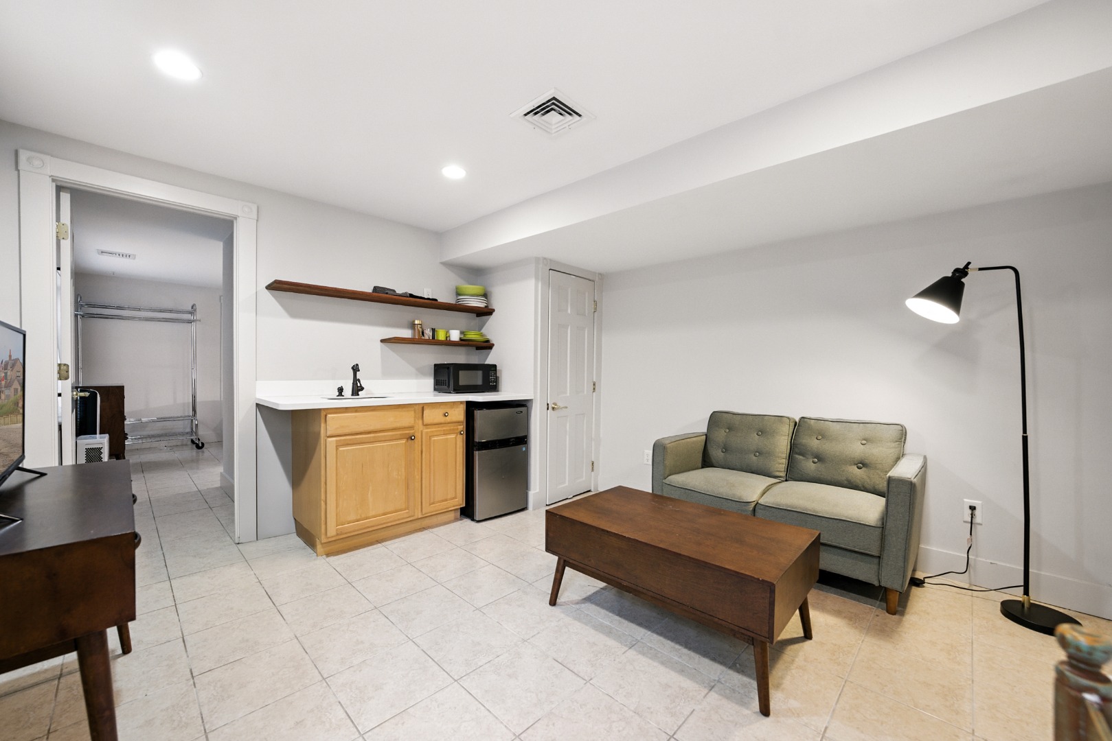 Nantucket, Massachusetts 02554, United States, 4 Bedrooms Bedrooms, ,6 BathroomsBathrooms,Residential,Pending,198316