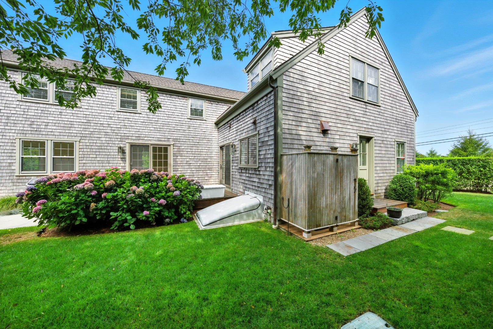 Nantucket, Massachusetts 02554, United States, 4 Bedrooms Bedrooms, ,6 BathroomsBathrooms,Residential,Pending,198316