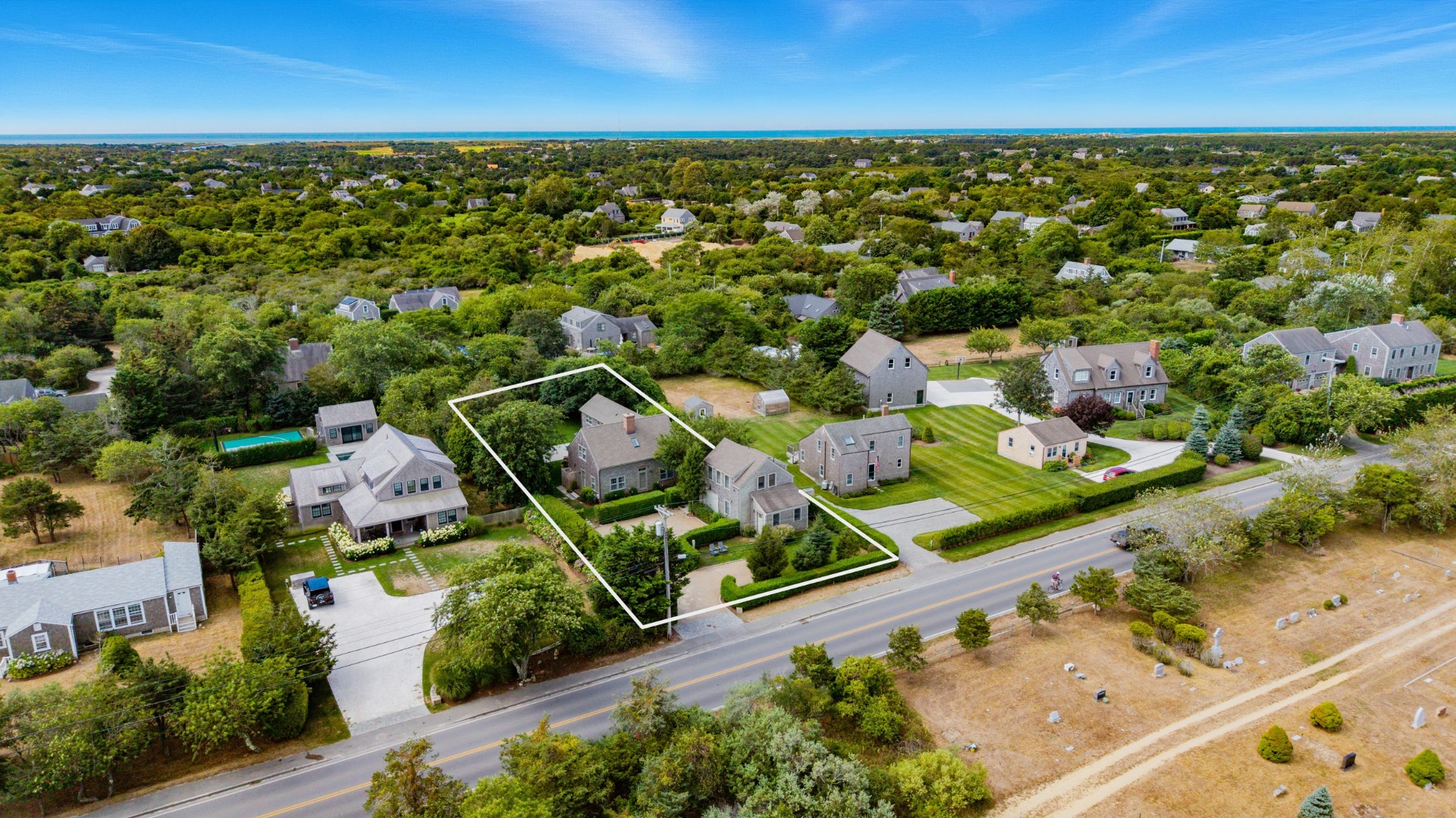 Nantucket, Massachusetts 02554, United States, 4 Bedrooms Bedrooms, ,6 BathroomsBathrooms,Residential,Pending,198316