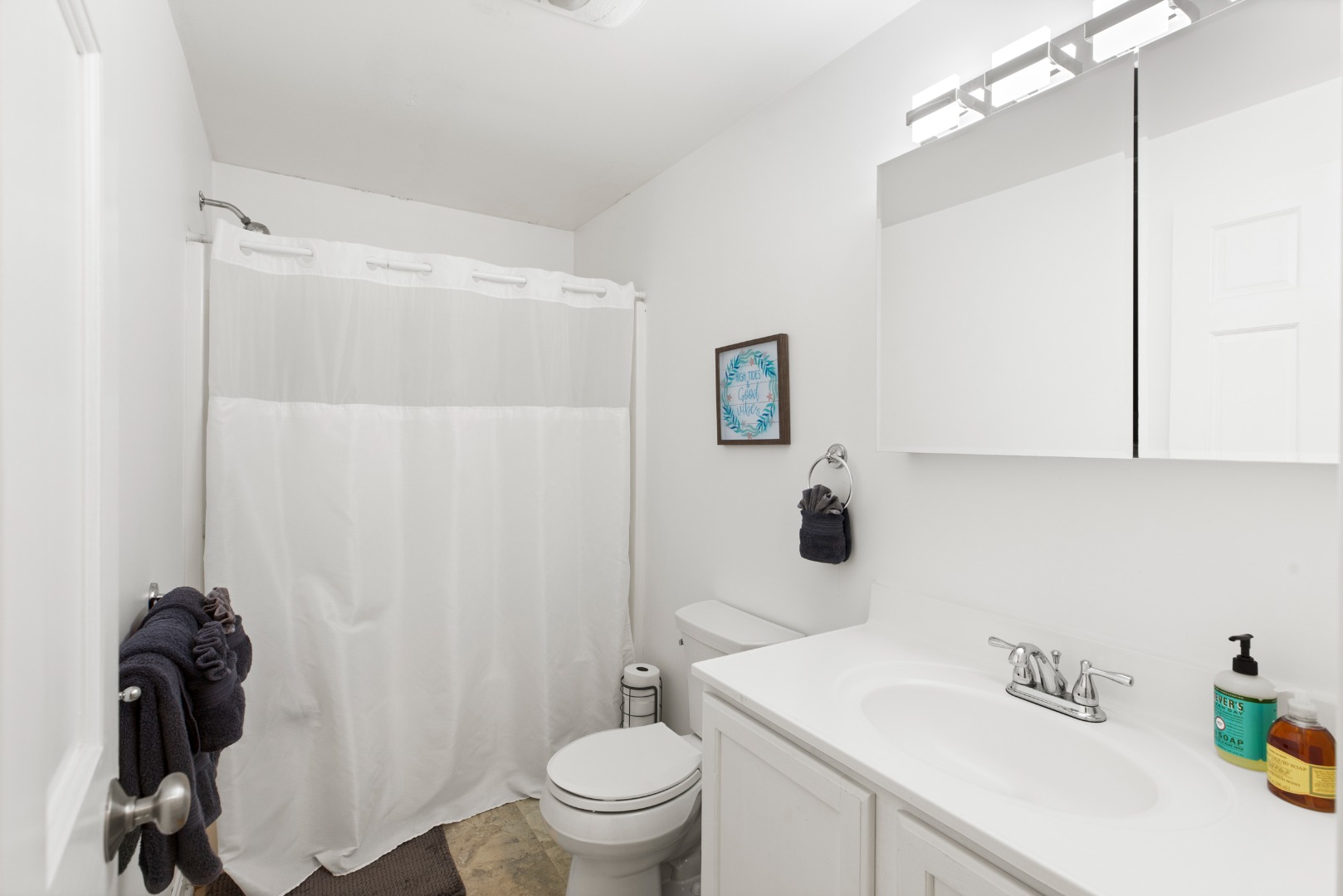 Nantucket, Massachusetts 02554, United States, 2 Bedrooms Bedrooms, ,1 BathroomBathrooms,Residential,Pending,40665