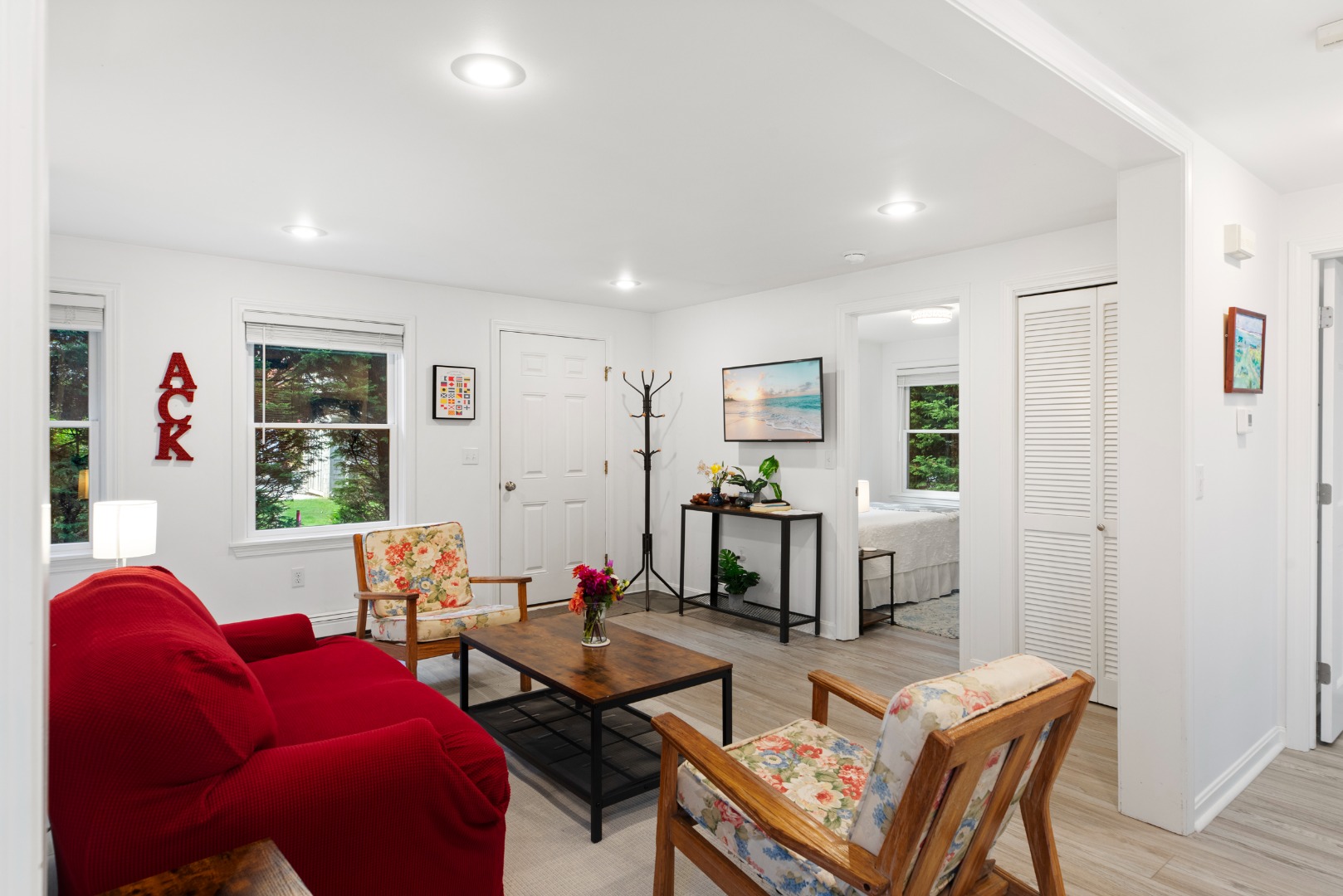 Nantucket, Massachusetts 02554, United States, 2 Bedrooms Bedrooms, ,1 BathroomBathrooms,Residential,Pending,40665