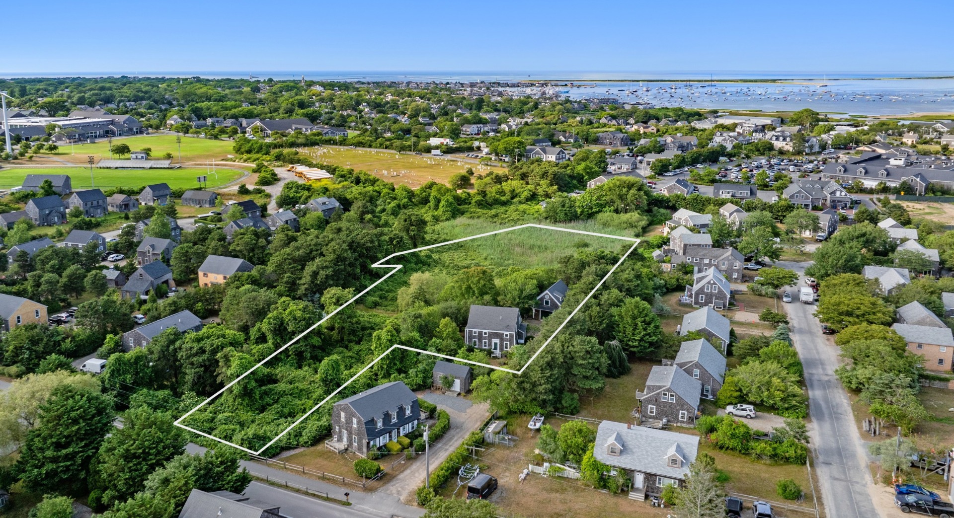 Nantucket, Massachusetts 02554, United States, 3 Bedrooms Bedrooms, ,4 BathroomsBathrooms,Residential,Active,173653
