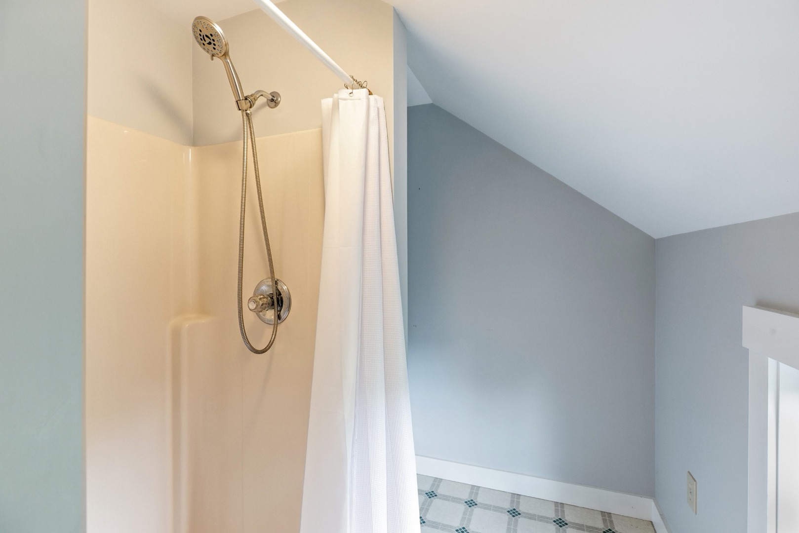 Nantucket, Massachusetts 02554, United States, 3 Bedrooms Bedrooms, ,4 BathroomsBathrooms,Residential,Active,173653