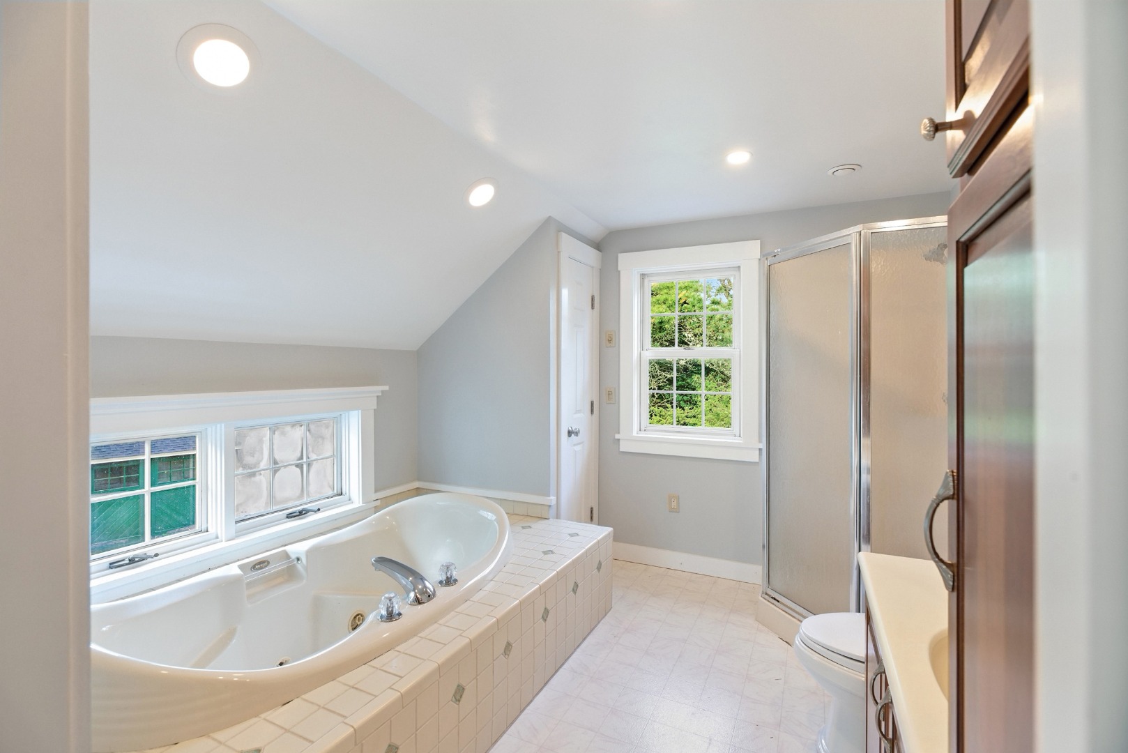 Nantucket, Massachusetts 02554, United States, 3 Bedrooms Bedrooms, ,4 BathroomsBathrooms,Residential,Active,173653