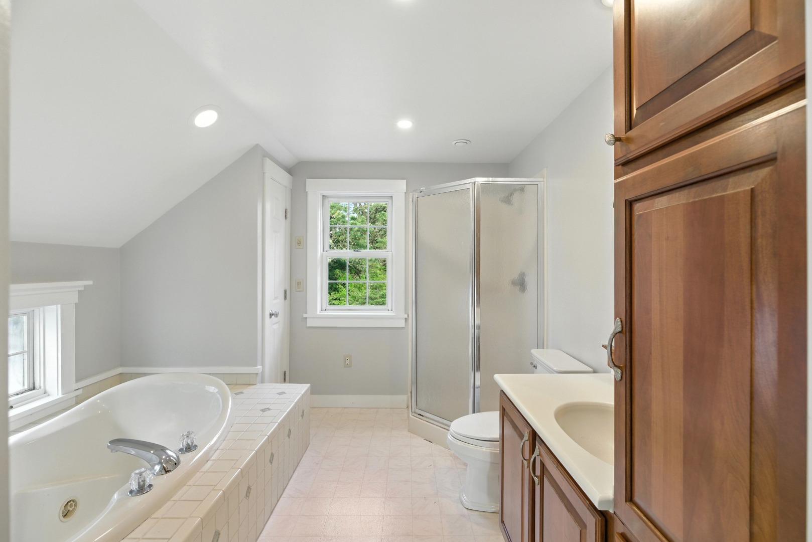 Nantucket, Massachusetts 02554, United States, 3 Bedrooms Bedrooms, ,4 BathroomsBathrooms,Residential,Active,173653