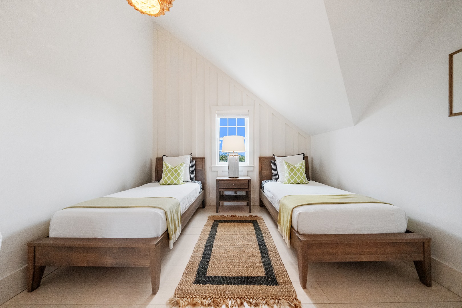 Nantucket, Massachusetts 02564, United States, 3 Bedrooms Bedrooms, ,4 BathroomsBathrooms,Residential,Active,139633