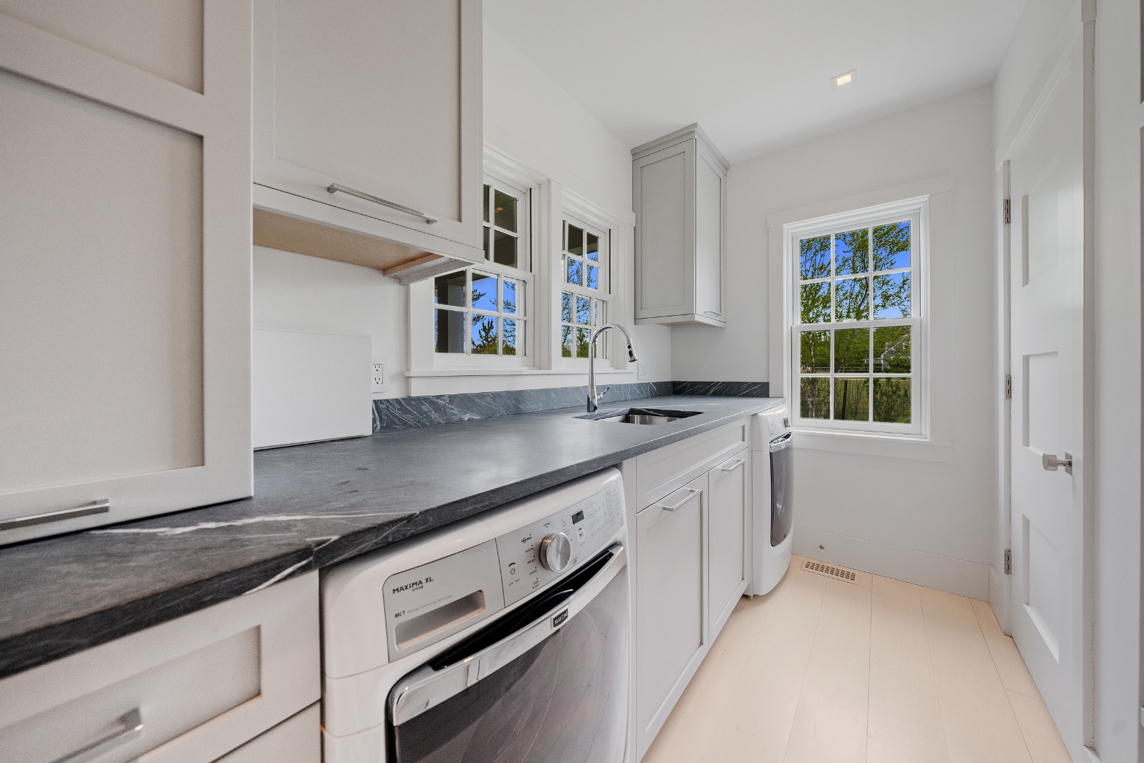 Nantucket, Massachusetts 02564, United States, 3 Bedrooms Bedrooms, ,4 BathroomsBathrooms,Residential,Active,139633