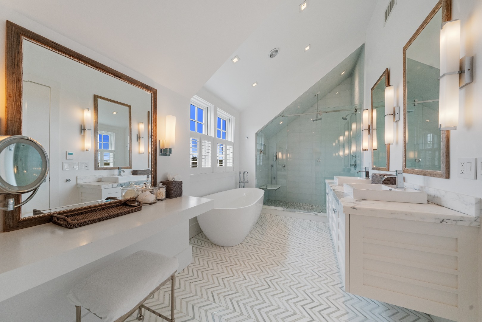 Nantucket, Massachusetts 02564, United States, 3 Bedrooms Bedrooms, ,4 BathroomsBathrooms,Residential,Active,139633