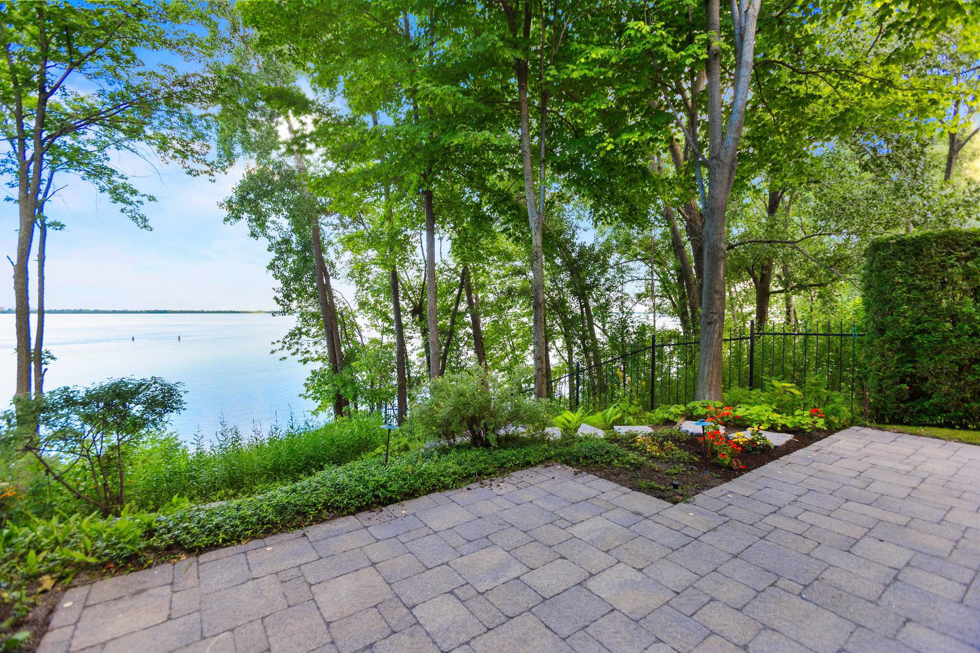 Montréal (Verdun/Île-Des-Soeurs), QC H3E 1X1, Canada, 4 Bedrooms Bedrooms, ,4 BathroomsBathrooms,Residential,Active,206310